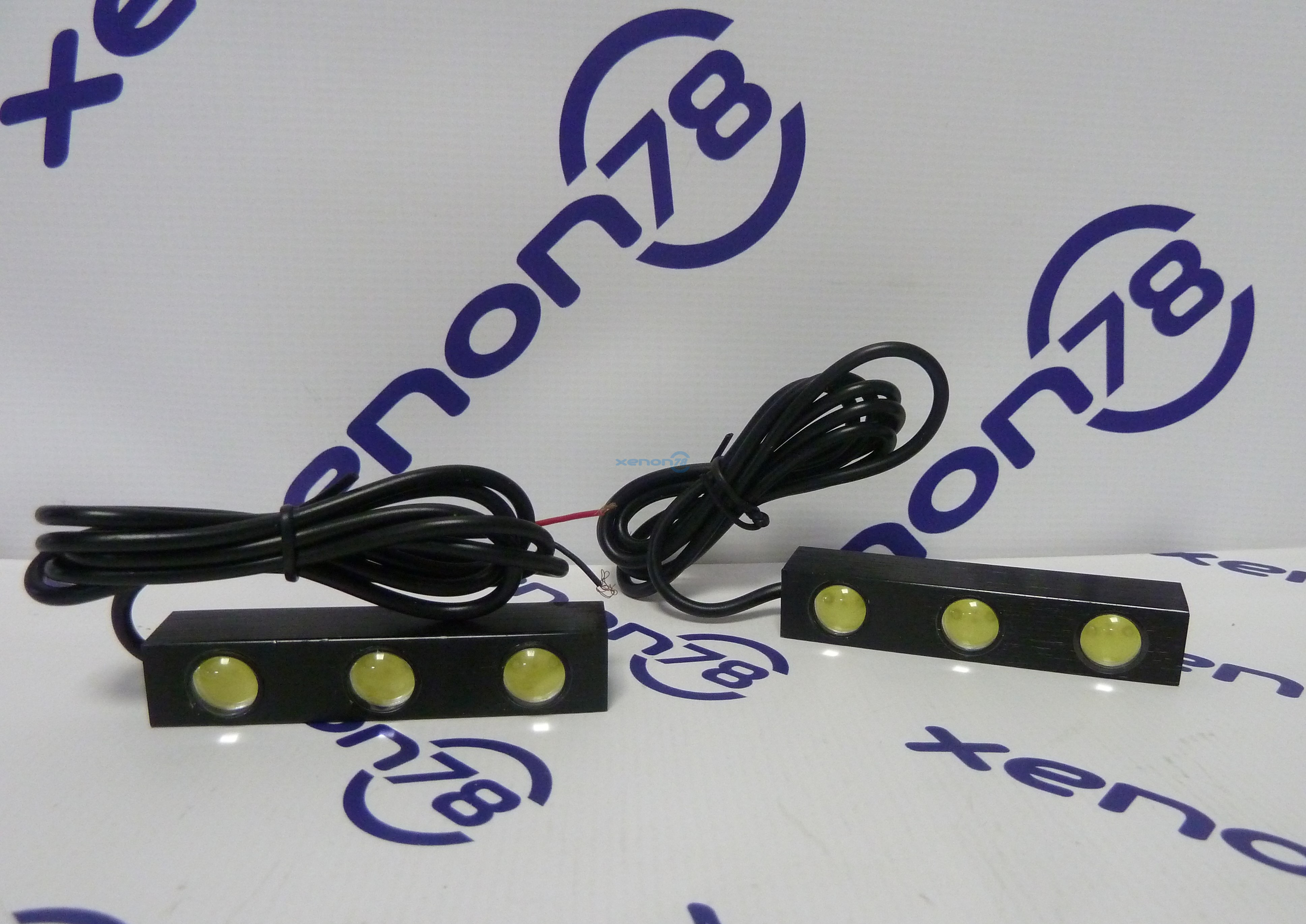 Светодиодные фонари DRL 3HP (3x1,5W) 6000K black накладные (75x15x15) 12в (комплект)
