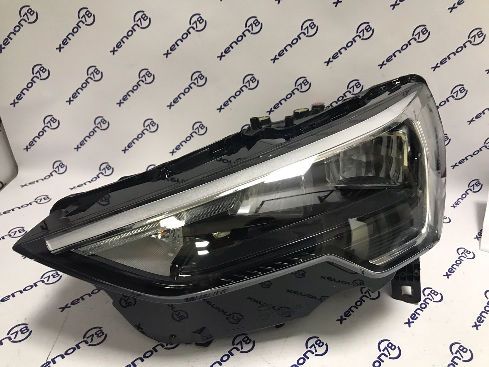 Фара Audi Q3 2 (F3) левая LED (заменено стекло на новое) б/у 19г. П1-6-3