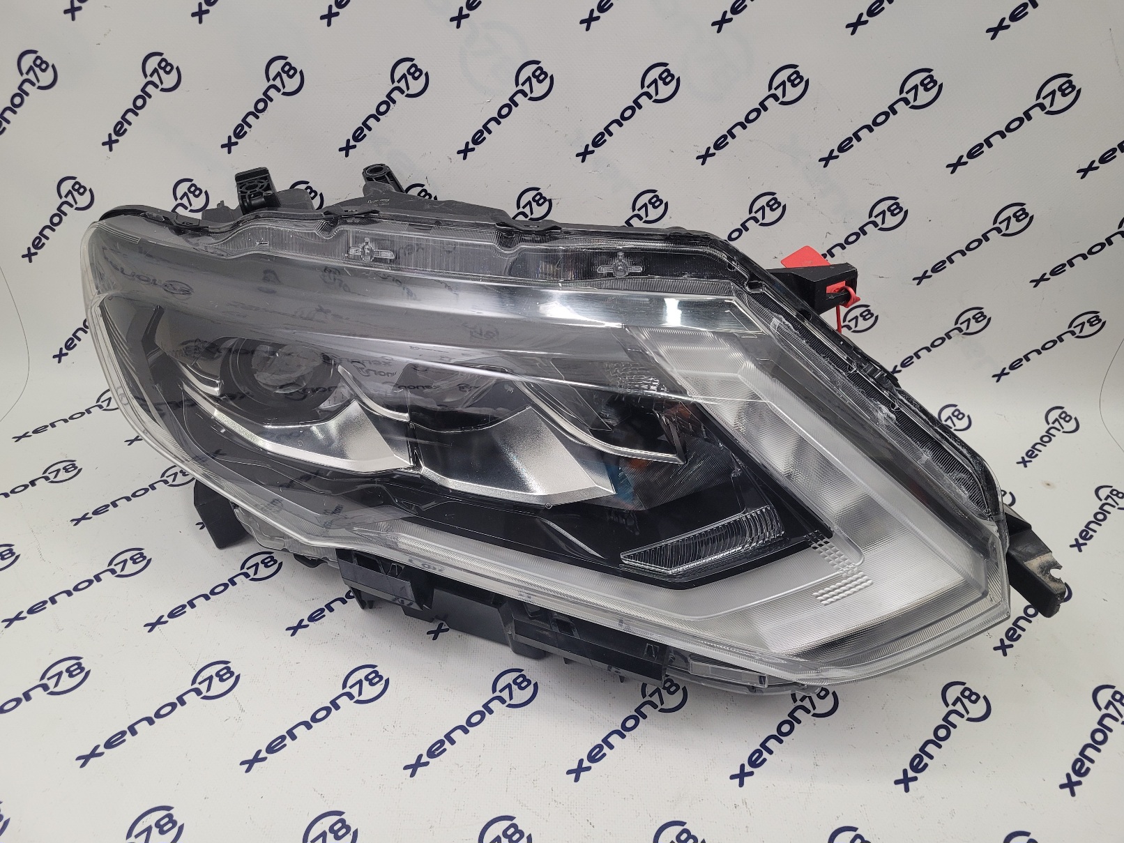 Фара Nissan X-Trail T32 (17-23г.) LED правая 260106FP8B (ремонт креплений.)