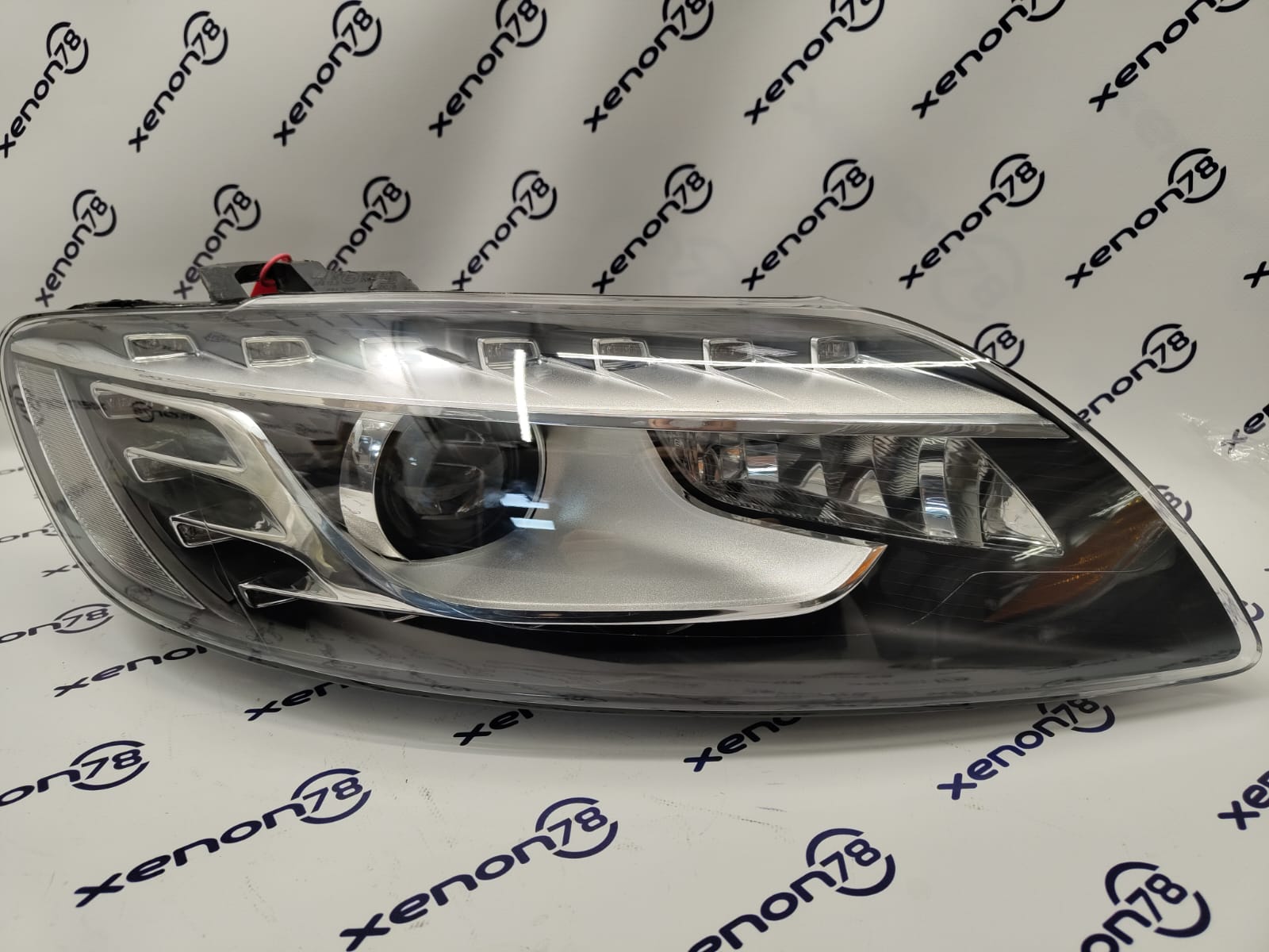 Фара Audi Q7(1рест.) правая 4L0941004AC D3s+LED  б/у 13г. ЛО