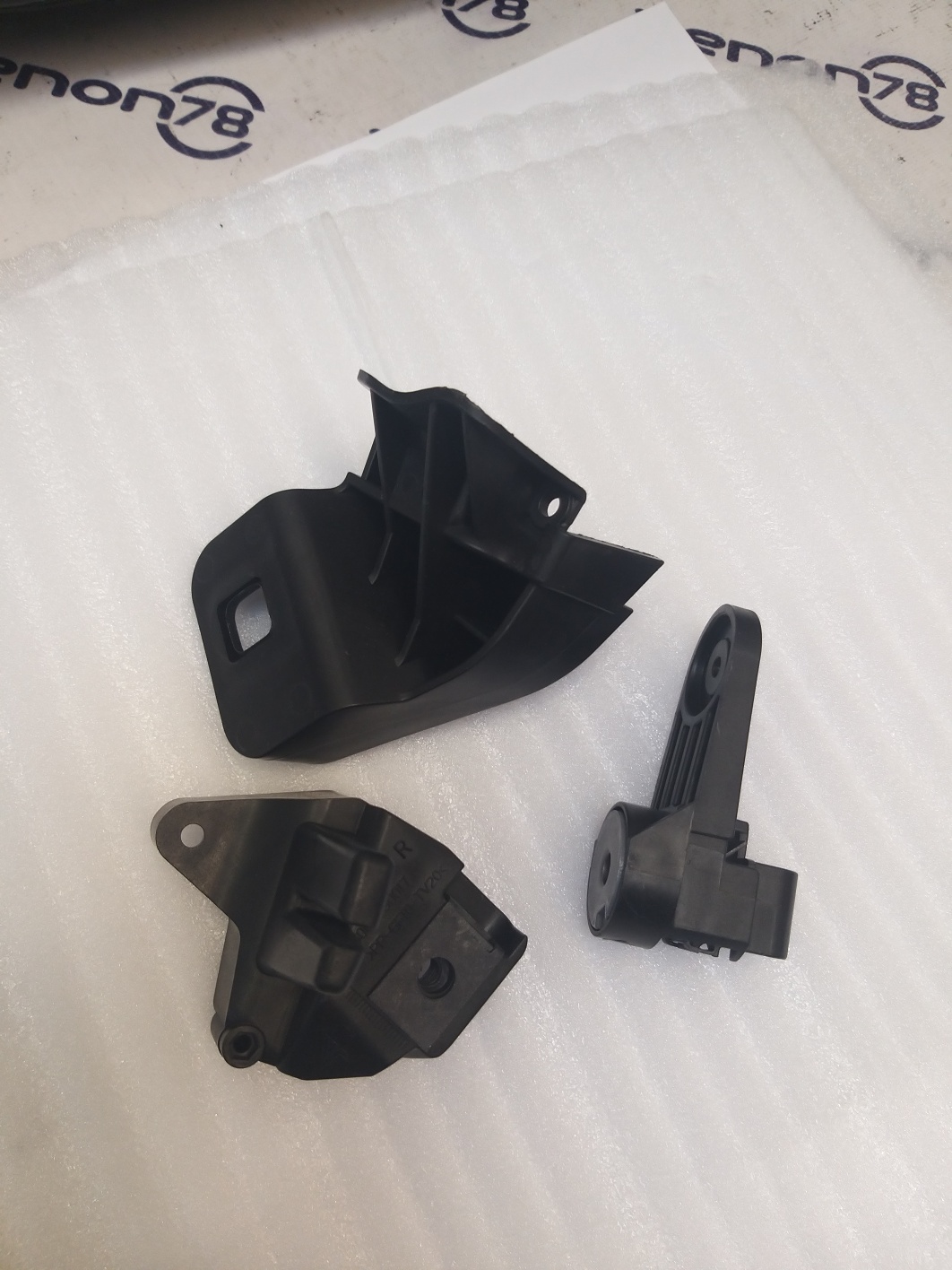 Ремкомплект корпуса фар Mercedes GL166 A1668200614 (1 крепление)