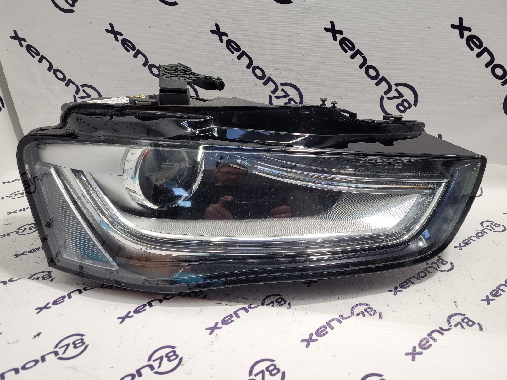 Фара Audi A4 B8 рест.(12-15г.) правая 8K0941006C 030127505 б/у 15г. (ЗК,ЗС, новое стекло)