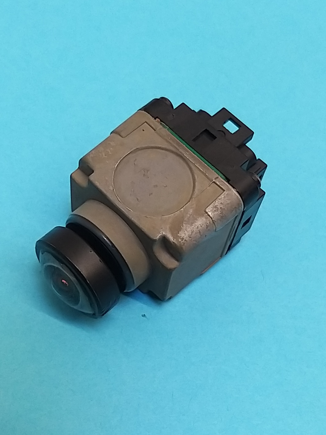 Камера переднего обзора оригинал Range Rover LR052028 (JPLA-19H422-AC) БУ 2018г.