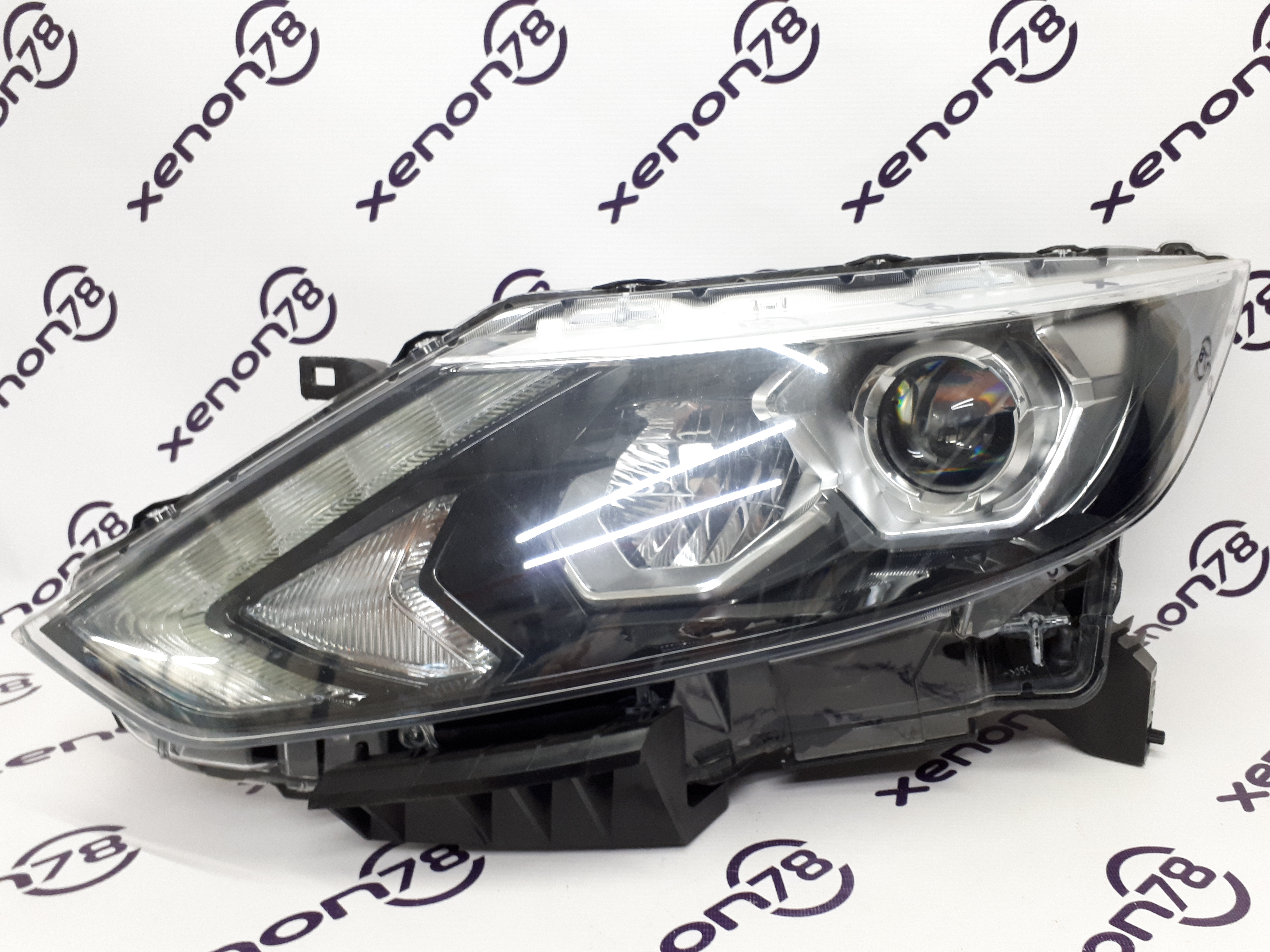 Фара Nissan Qashqai J11 15г.левая LED 100-18015 13899L б/у РК верх и низ П1-8-1