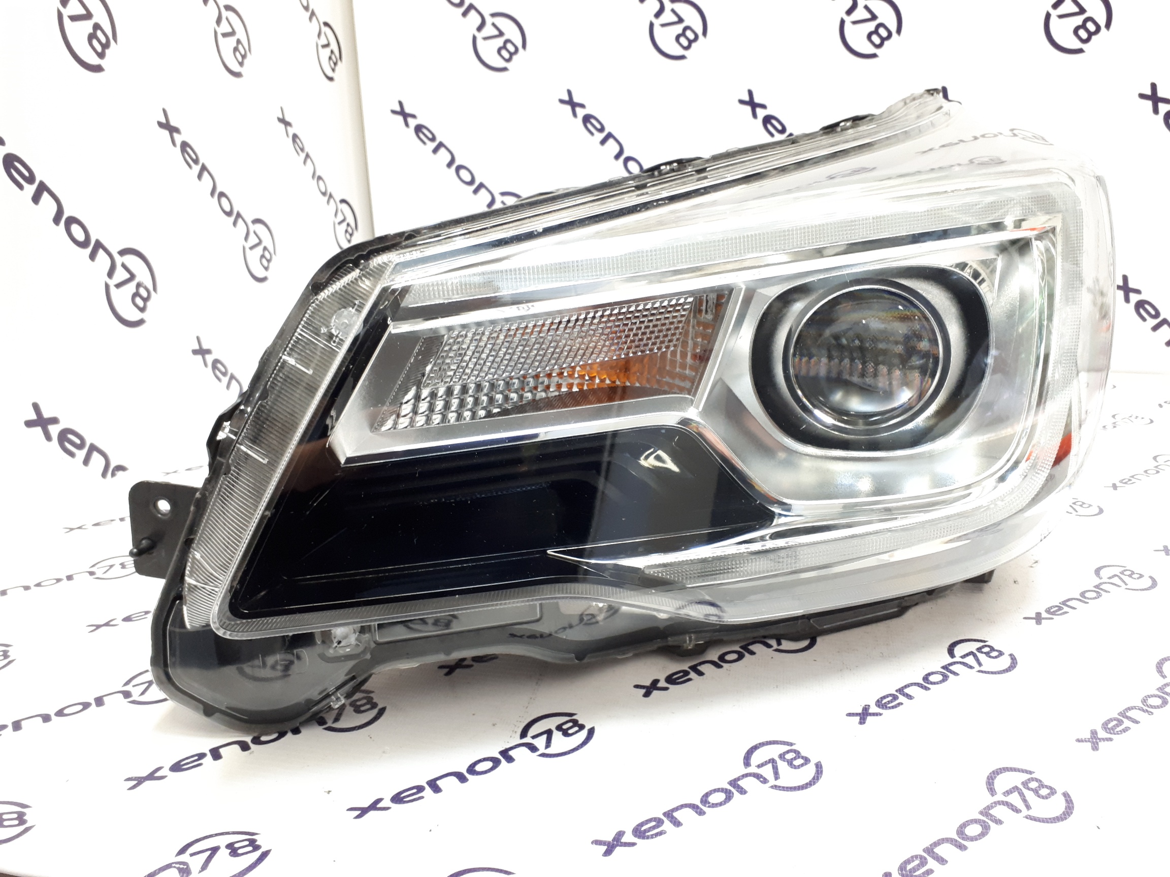 Фара Subaru Forester S13 SJ 4 18г.левая Bi-LED 