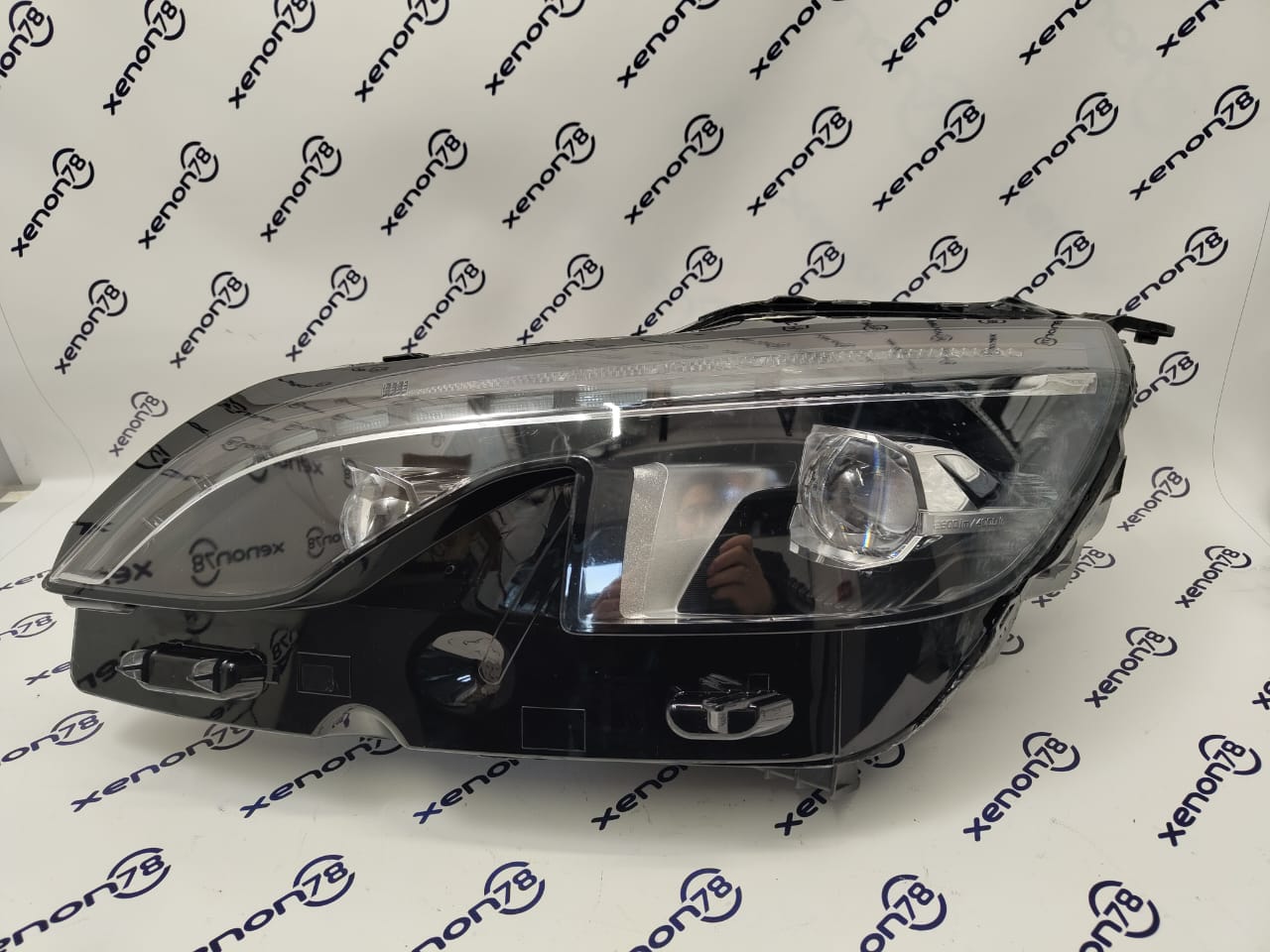 Фара Peugeot 5008 (17-20г.) LED левая 1674017680 БУ (рем.крепления) П1-8-1