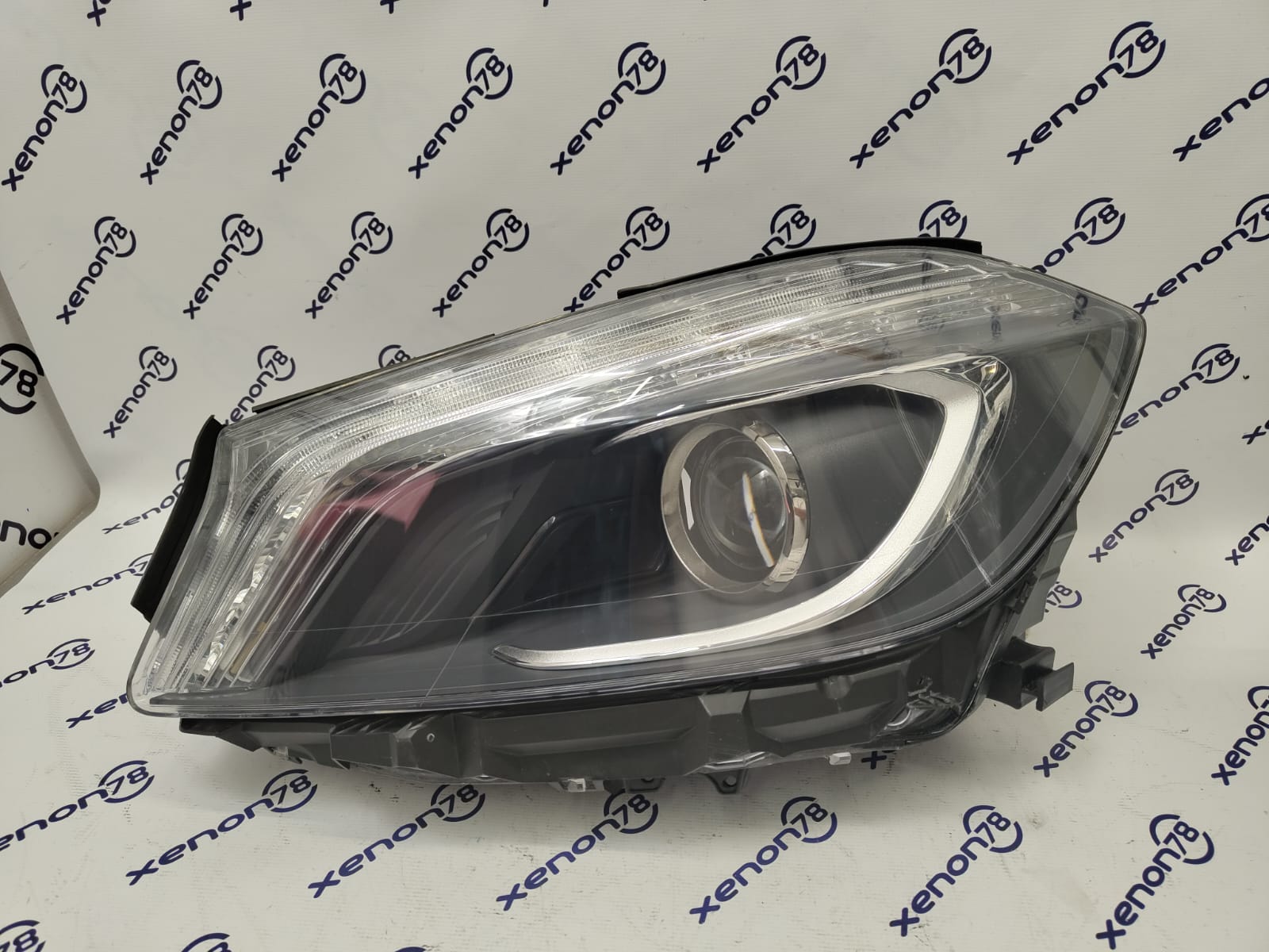 Фара Mercedes A-class w176 левая A1768201161KZ бу 14г. (как новая) П1-4-2