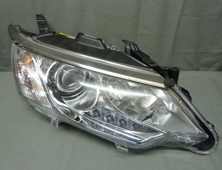 Фара Toyota Camry v50 рест. (14-17г.) правая 81145-33891 (Как новая)