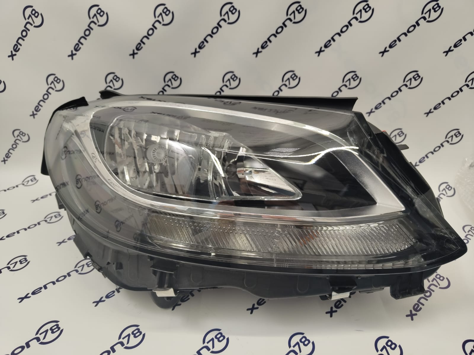 Фара Mercedes С-class w205 правая галоген A2058200261 (новое стекло  /30) БУ 14г. П1-21-1