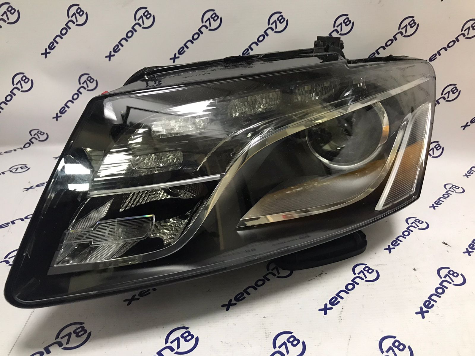 Фара Audi Q5 (1) левая  8R0941003AF БУ 12г. новое стекло 