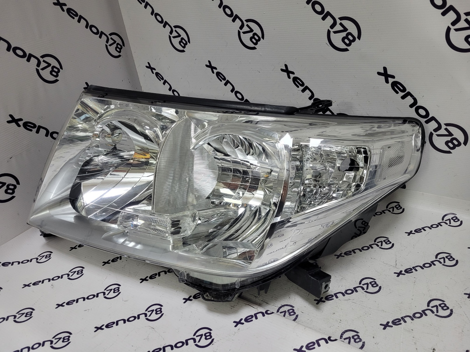 Фара Toyota LC200 (07-11г.) левая 8117060C81 БУ П1-21-2