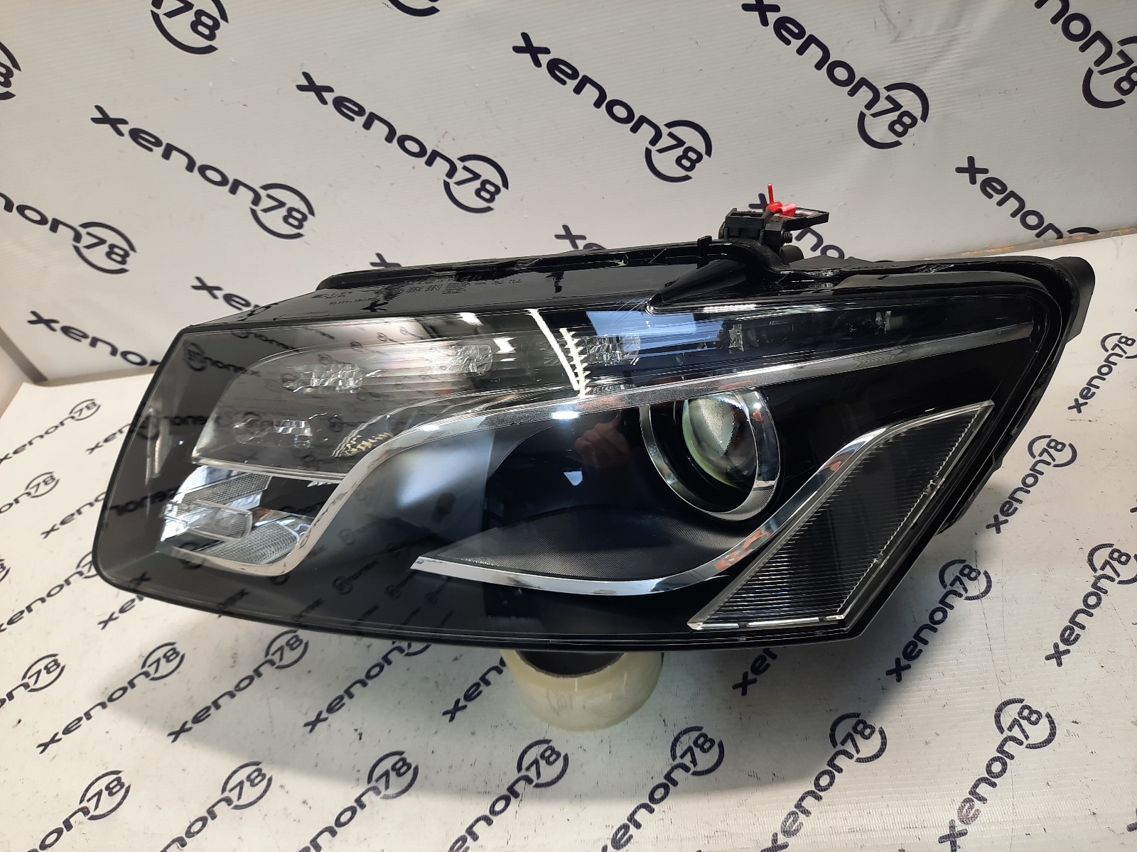 Фара Audi Q5(1) 11г.левая  8R0941003AF Новое стекло и отражатель П1-12-5