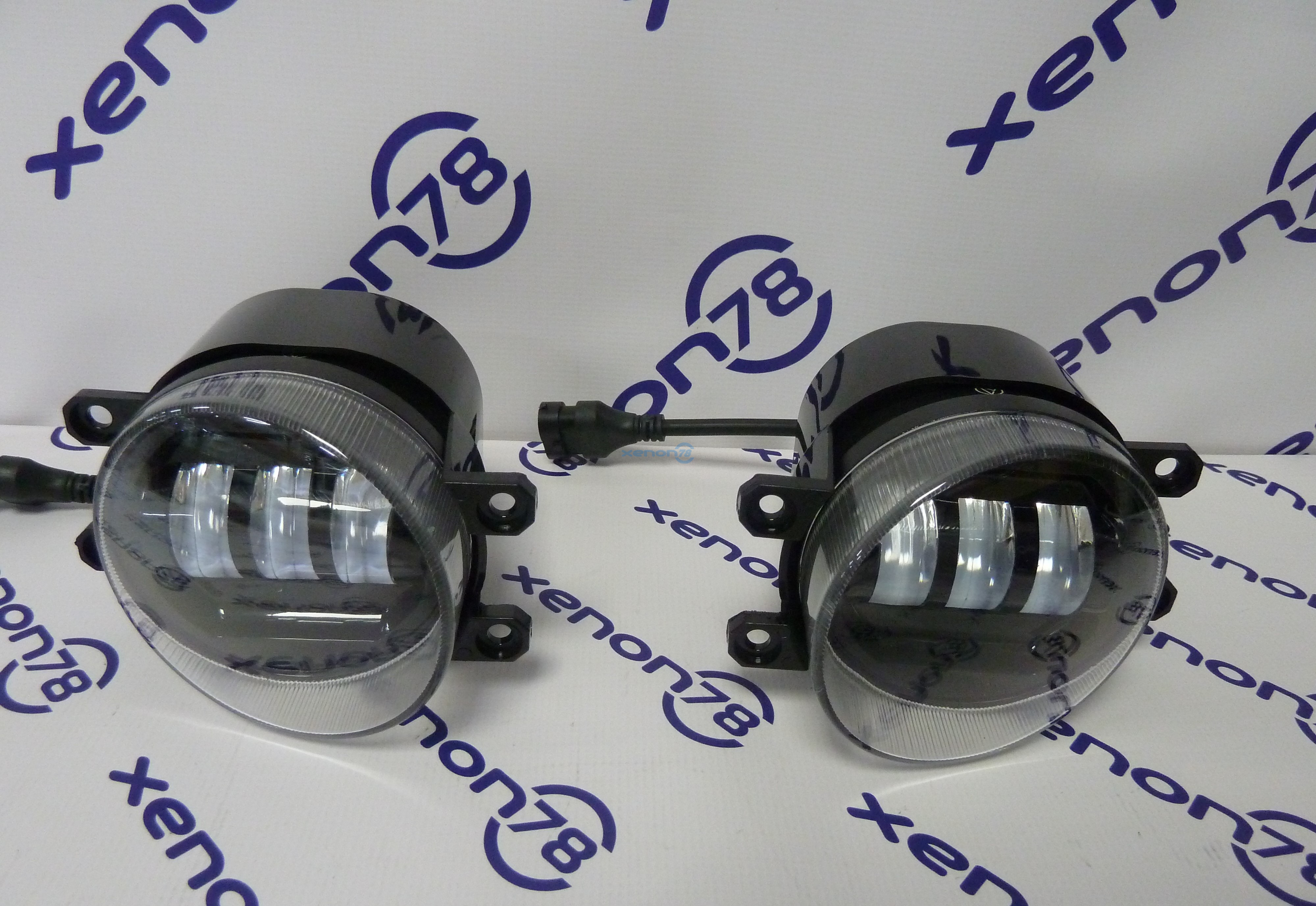 Светодиодные фонари DRL Fog 90mm LED 50W 0238 угловые TOYOTA Lexus 