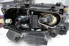 Замена штатных линз на светодиодные линзы 2.5" - Audi A8 (1997)