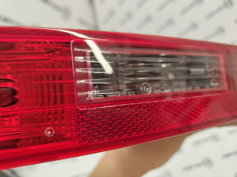 Фонарь задний Audi Q5 14г правый в бампер БУ 8R0945096 RECHTS БУ