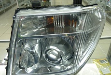 Установка биксеноновых линз Zumato 2.8" под цоколь D2S в фары Nissan Pathfinder R51